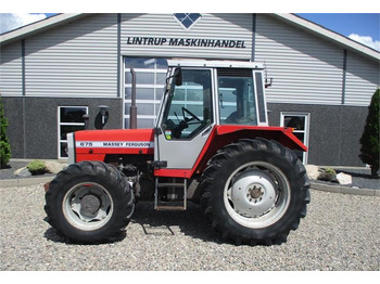 Трактор MASSEY FERGUSON