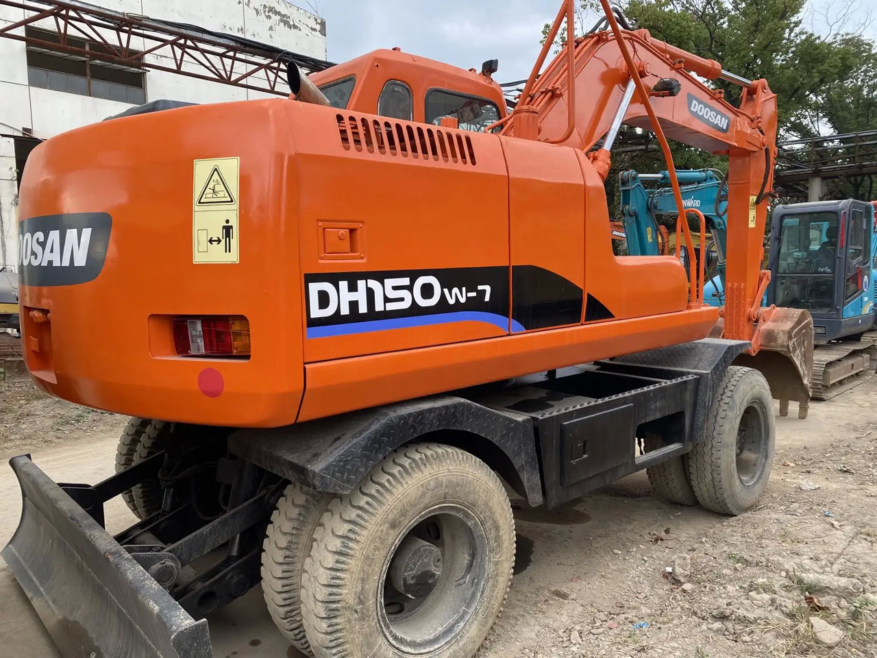 Колёсный экскаватор used Doosan 150W-7 wheel excavators 12 ton used excavators Doosan machine for sale: фото 5