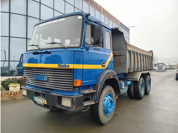 Самосвал IVECO