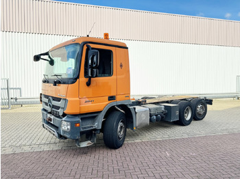 Крюковой мультилифт MERCEDES-BENZ Actros 2541