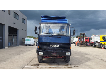 Самосвал Iveco Magirus 340-34 (GRAND PONT / LAMES / POMPE MANUELLE / PARFAIT): фото 2