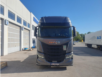 Тягач IVECO S-WAY