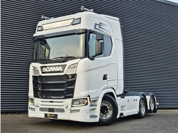 Тягач SCANIA S 580