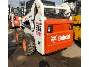 Мини-погрузчик с бортовым поворотом BOBCAT S185