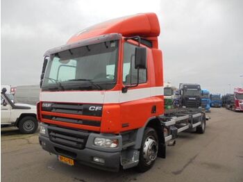 Грузовик с закрытым кузовом DAF CF