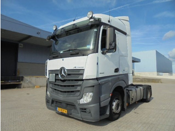 Тягач MERCEDES-BENZ Actros 1842