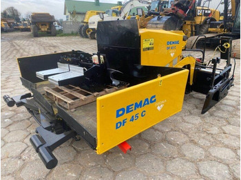 Асфальтоукладчик DEMAG