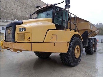 Сочленённый самосвал CATERPILLAR 745