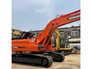 Гусеничный экскаватор DOOSAN DX225