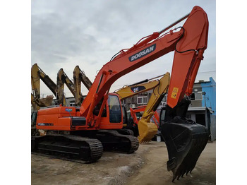 Гусеничный экскаватор DOOSAN DX225