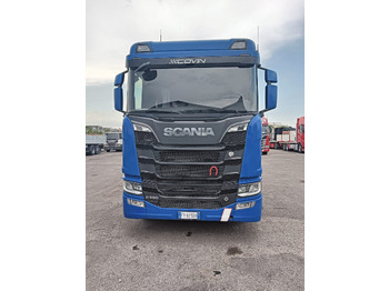 Грузовик-цистерна SCANIA R 520