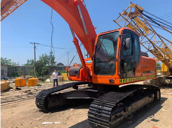 Гусеничный экскаватор DOOSAN DX300