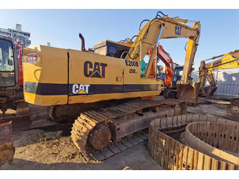 Гусеничный экскаватор CATERPILLAR E200B