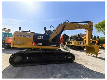 Гусеничный экскаватор CATERPILLAR 320D