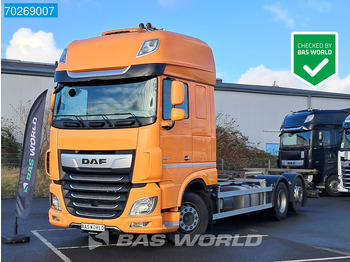 Грузовик-контейнеровоз/ Сменный кузов DAF XF 530