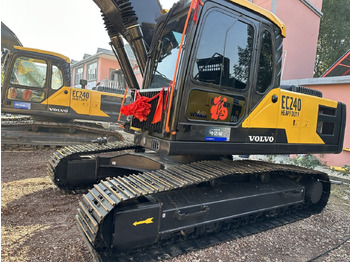 Гусеничный экскаватор Volvo EC240: фото 3