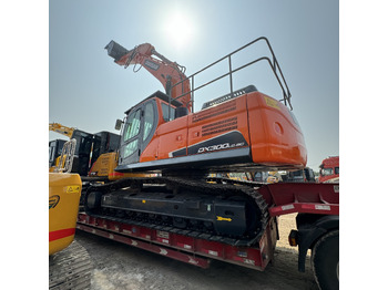 Гусеничный экскаватор DOOSAN DX300