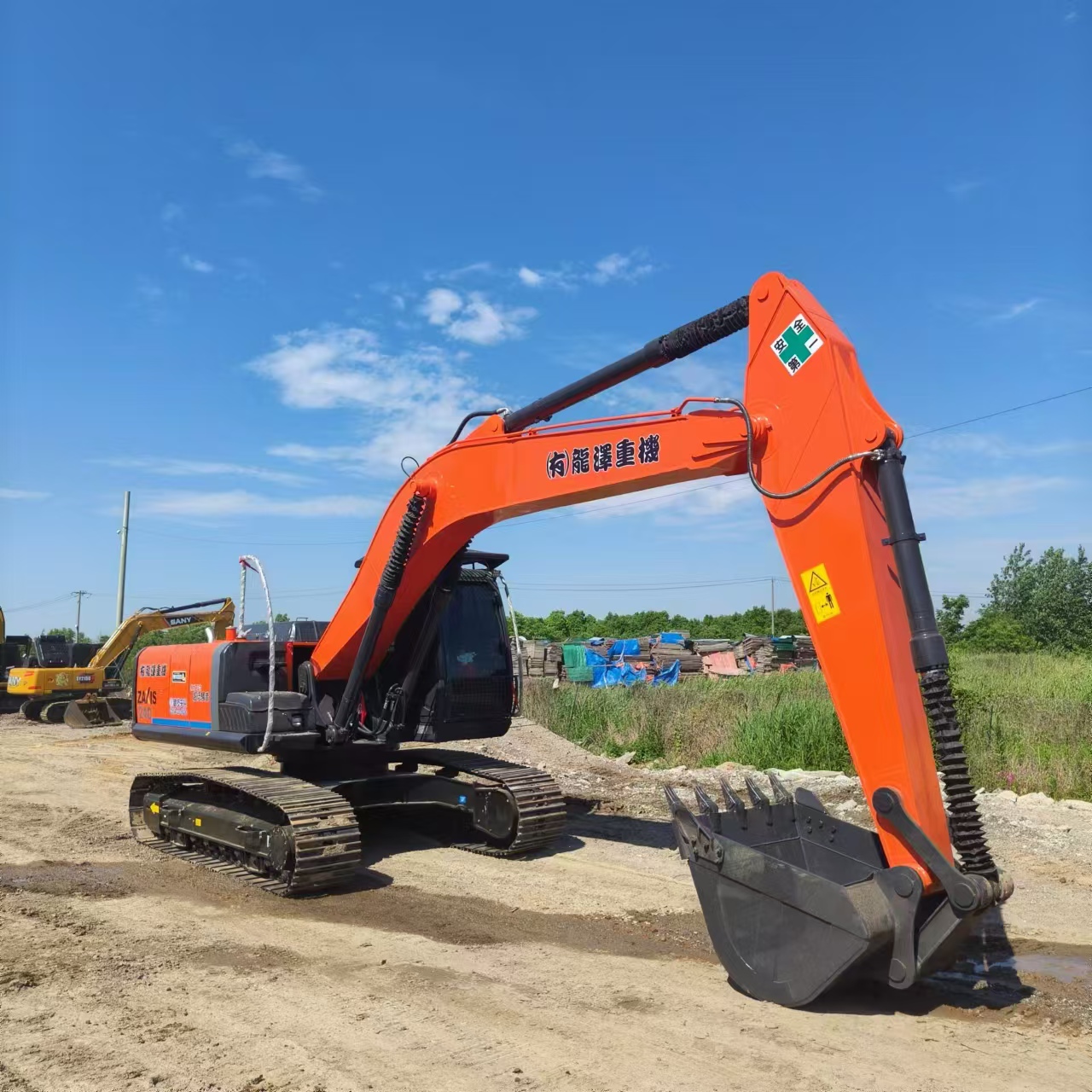 Гусеничный экскаватор HITACHI ZX240