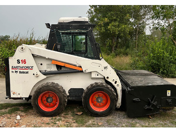 Мини-погрузчик с бортовым поворотом BOBCAT S16