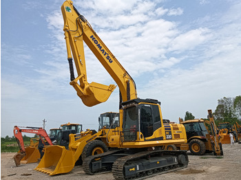 Гусеничный экскаватор KOMATSU PC220-8