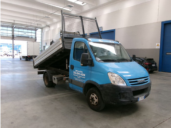 Малотоннажный самосвал IVECO Daily 35c12