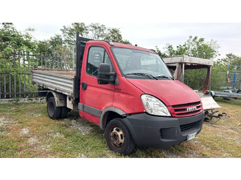 Малотоннажный самосвал IVECO Daily 35c12