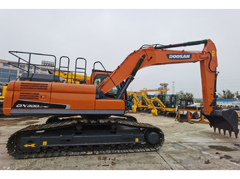 Гусеничный экскаватор DOOSAN DX300