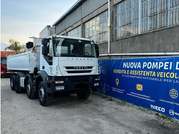 Самосвал IVECO Trakker