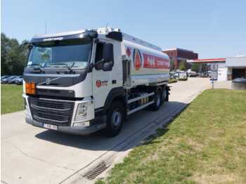 Грузовик-цистерна VOLVO FM