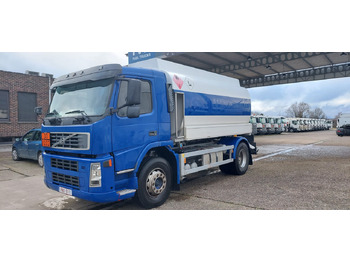 Грузовик-цистерна VOLVO FM