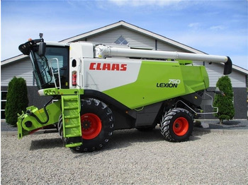 Зерноуборочный комбайн CLAAS Lexion 750