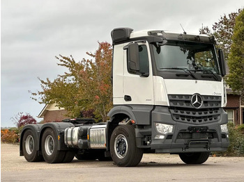 Тягач MERCEDES-BENZ Arocs 3351