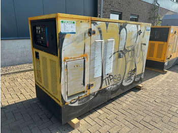 Электрогенератор SDMO Perkins Leroy Somer 40 kVA Silent generatorset ex Emergency 206 hours !: фото 3