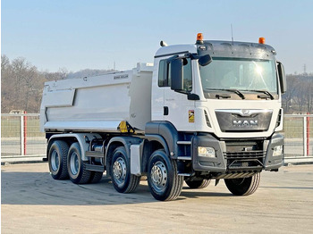 Самосвал MAN TGS 35.500