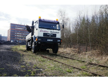 Грузовик с подъемником MAN 18.280 4x4 HIAB 166 Road RAIL Two way Schiene: фото 2