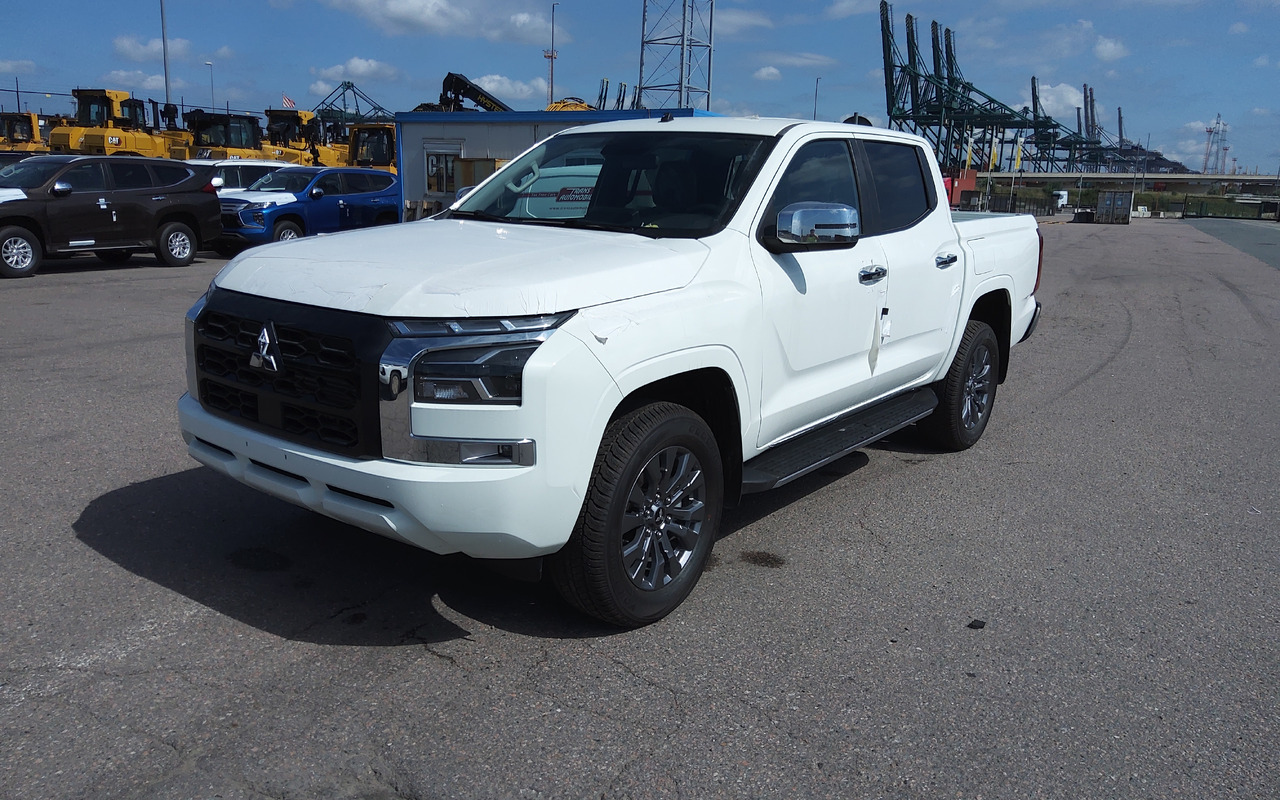 Новый Легковой автомобиль Mitsubishi L200/Triton Sportero gls 2.4L Turbo Diesel Automatic 4X4 NEW MODEL: фото 1