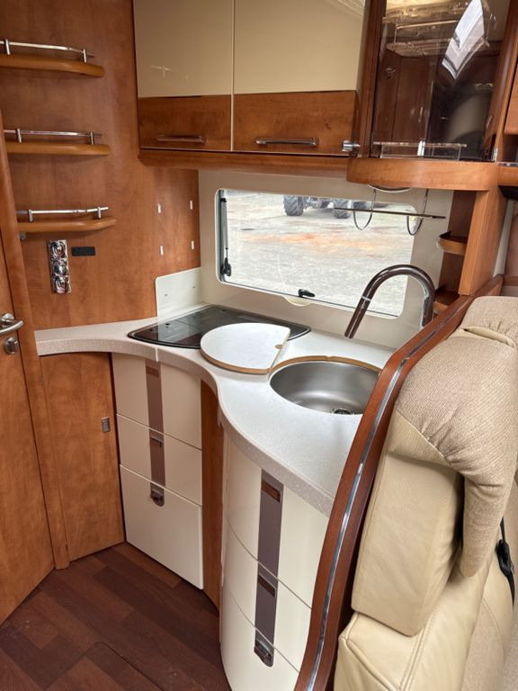 Интегрированный автодом Carthago Chic C-Line 4.7 Hübstutz / Solar /: фото 11