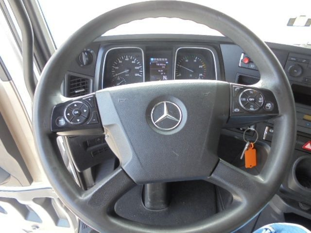 Тягач Mercedes-Benz Actros 1842: фото 10