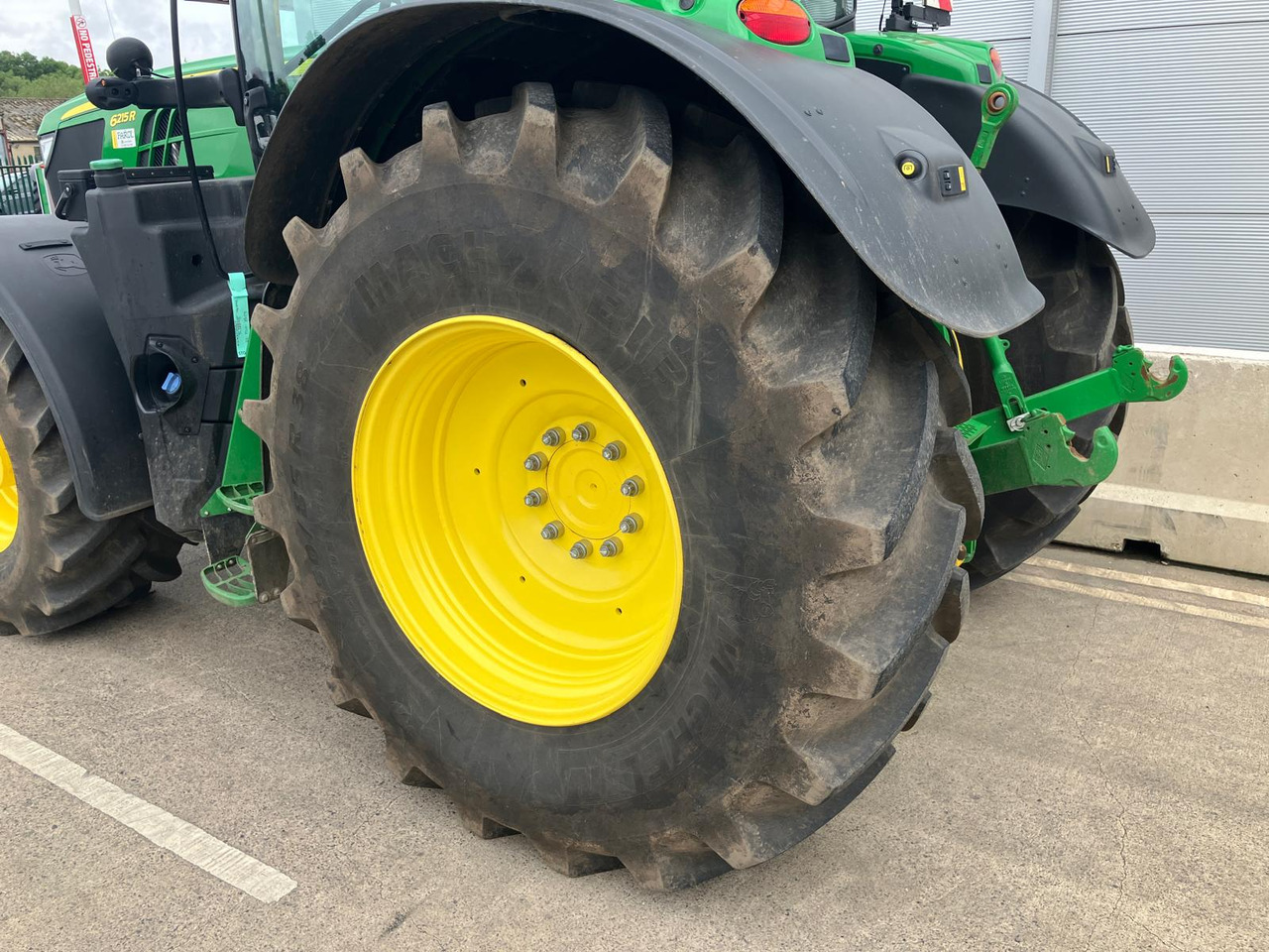 Новый Трактор John Deere 6215R: фото 19