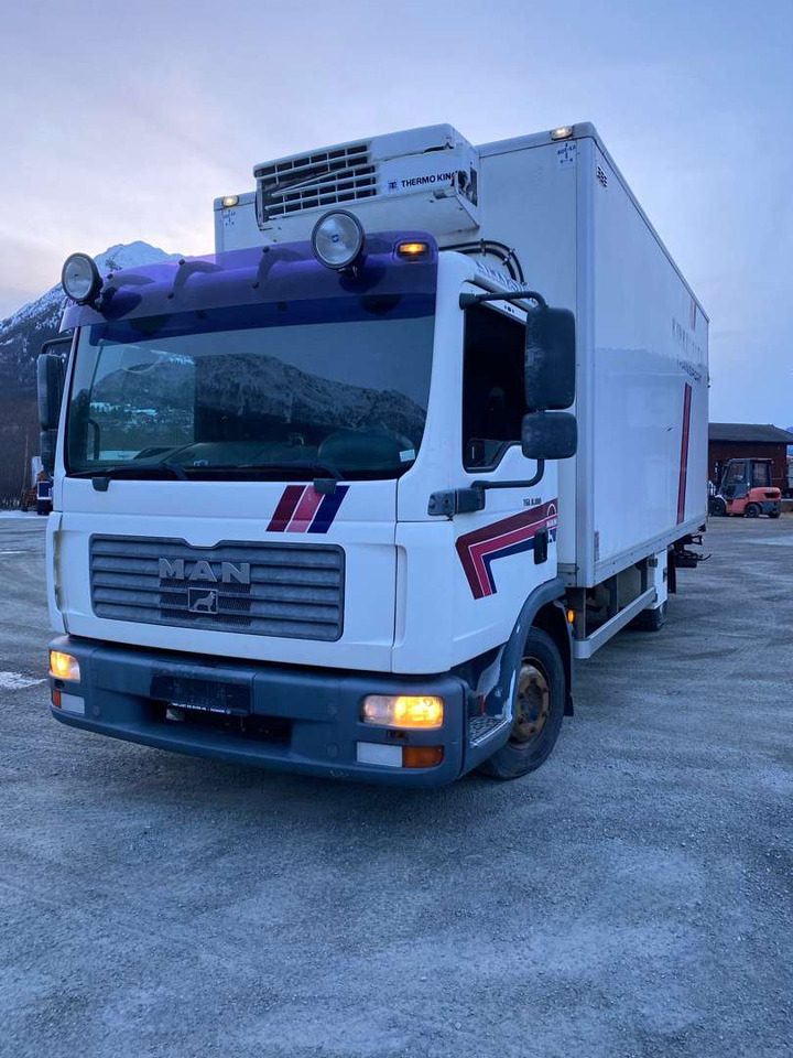 Грузовик с закрытым кузовом 2005 Skapbil MAN TGL 8.180 4X2 Euroklasse 4T(rep.-objekt): фото 1