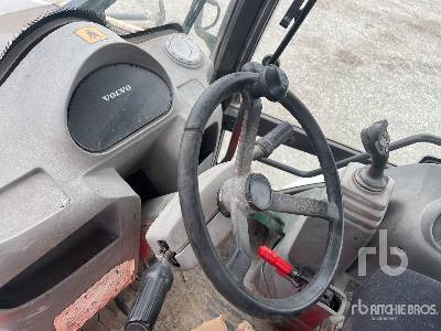 Экскаватор-погрузчик VOLVO BL71 4x4 Chargeuse Pelleteuse (Inope ...: фото 9