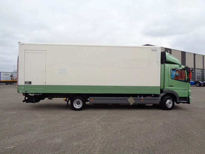 Грузовик с закрытым кузовом Mercedes-Benz Atego 822 Atego 822 + Euro 5 + Dhollandia lift: фото 6