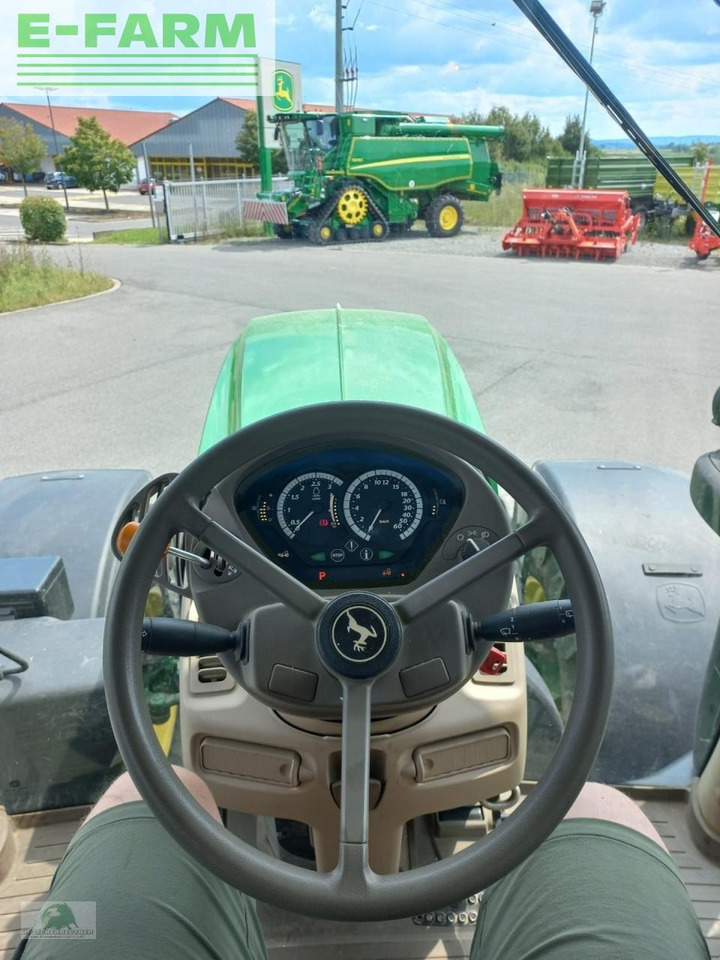 Трактор John Deere 6215r: фото 12