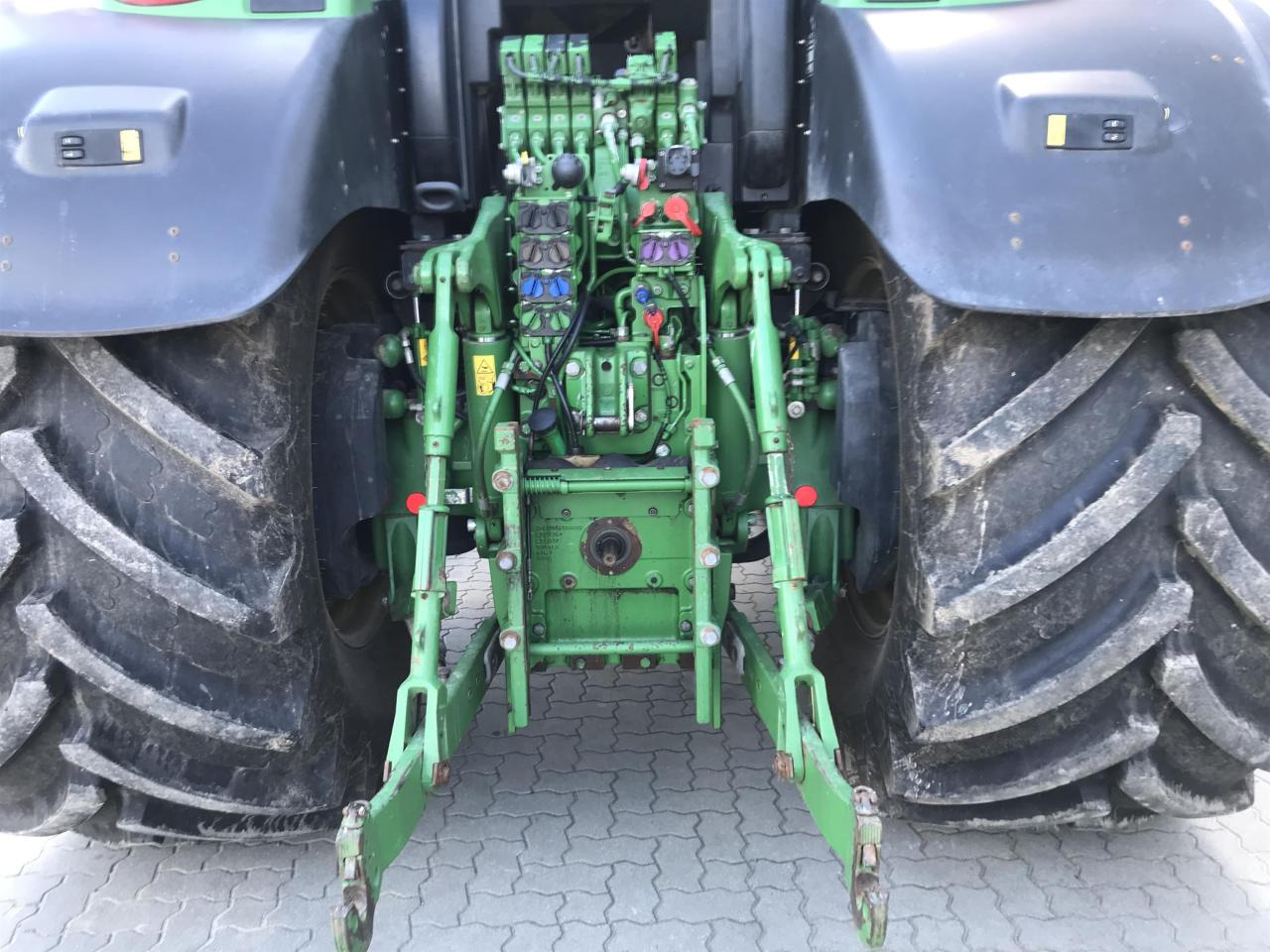 Трактор John Deere 6230R: фото 6