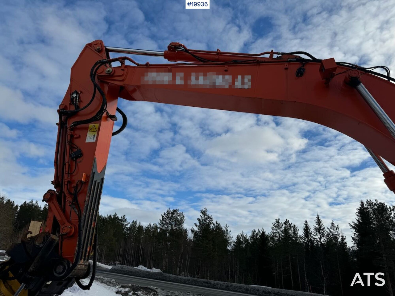 Экскаватор Hitachi ZX300LC-6: фото 11