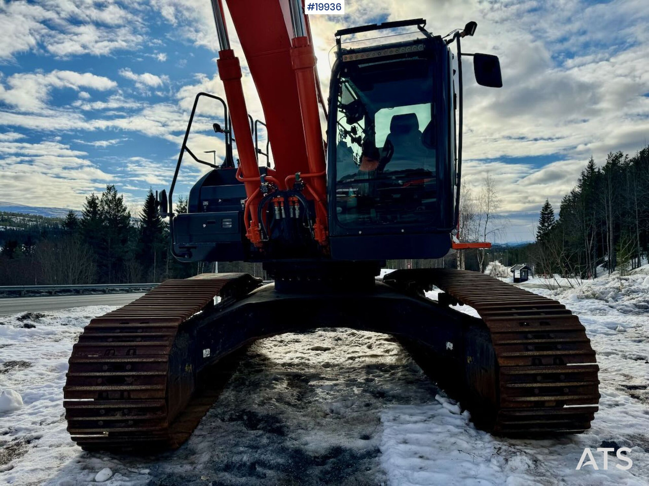 Экскаватор Hitachi ZX300LC-6: фото 8