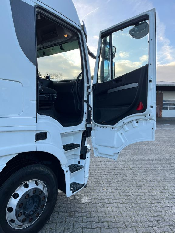 Тягач Iveco Highway Stralis LNG 460: фото 8